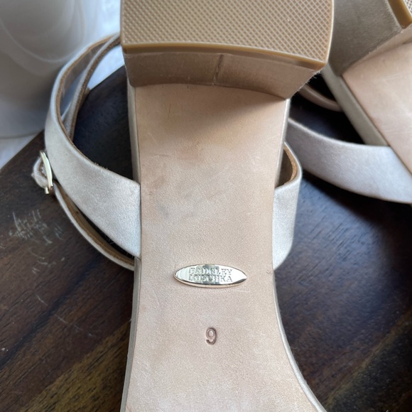 Badgley Mischka Crystal satin embellished block heels women’s size 6 - Picture 6 of 11